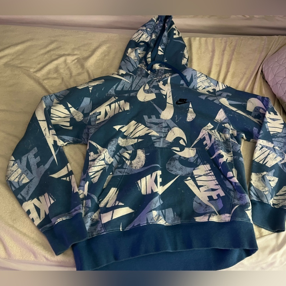 Nike Blue and White Sportswear